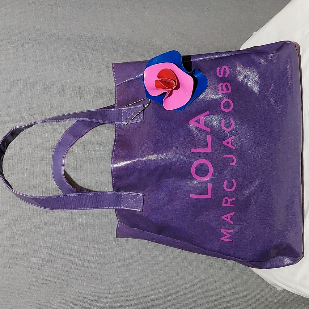 Marc Jacobs LOLA bag with flower chain accent